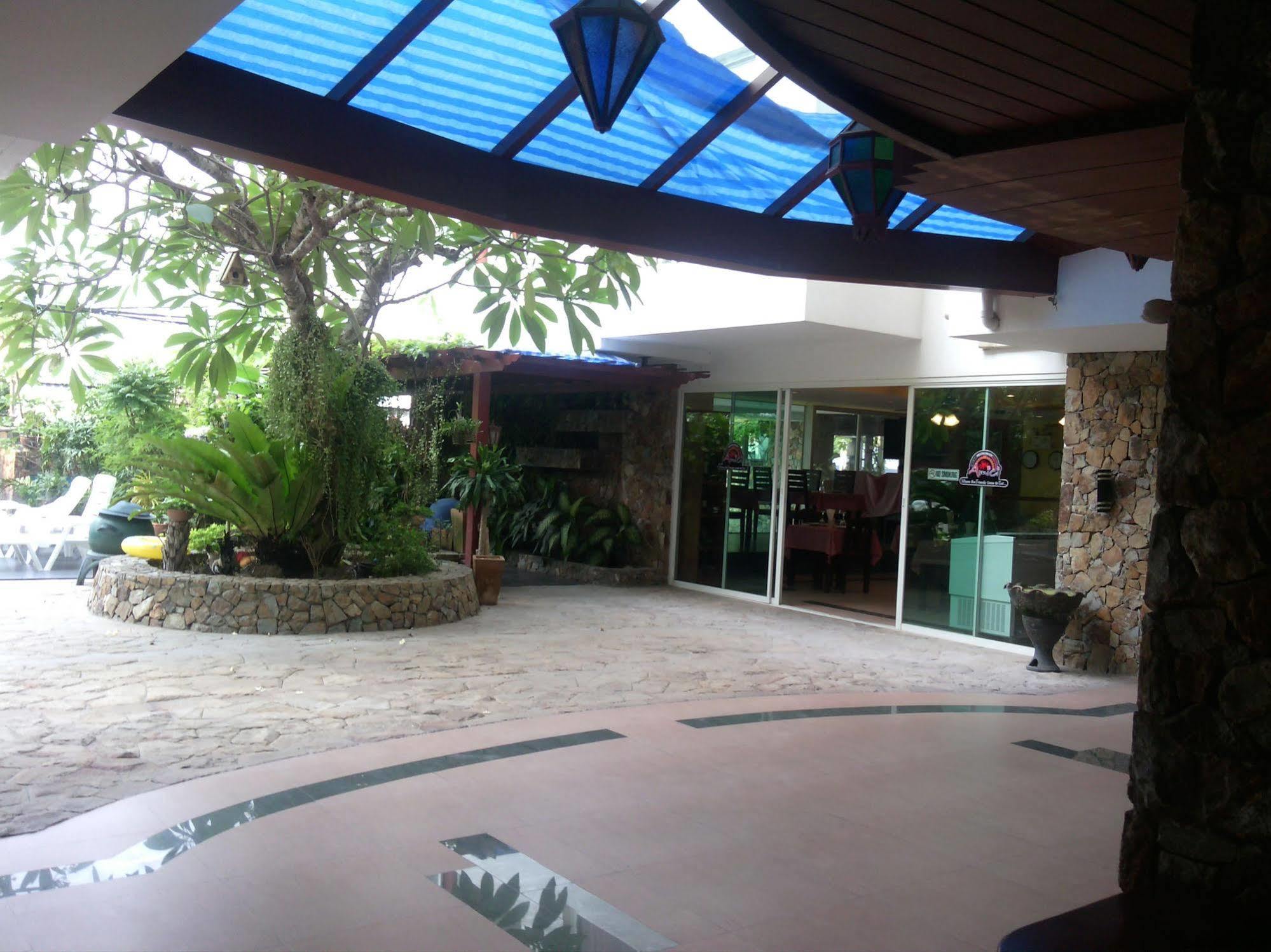 Daisy Residence Praia de Jomtien Exterior foto