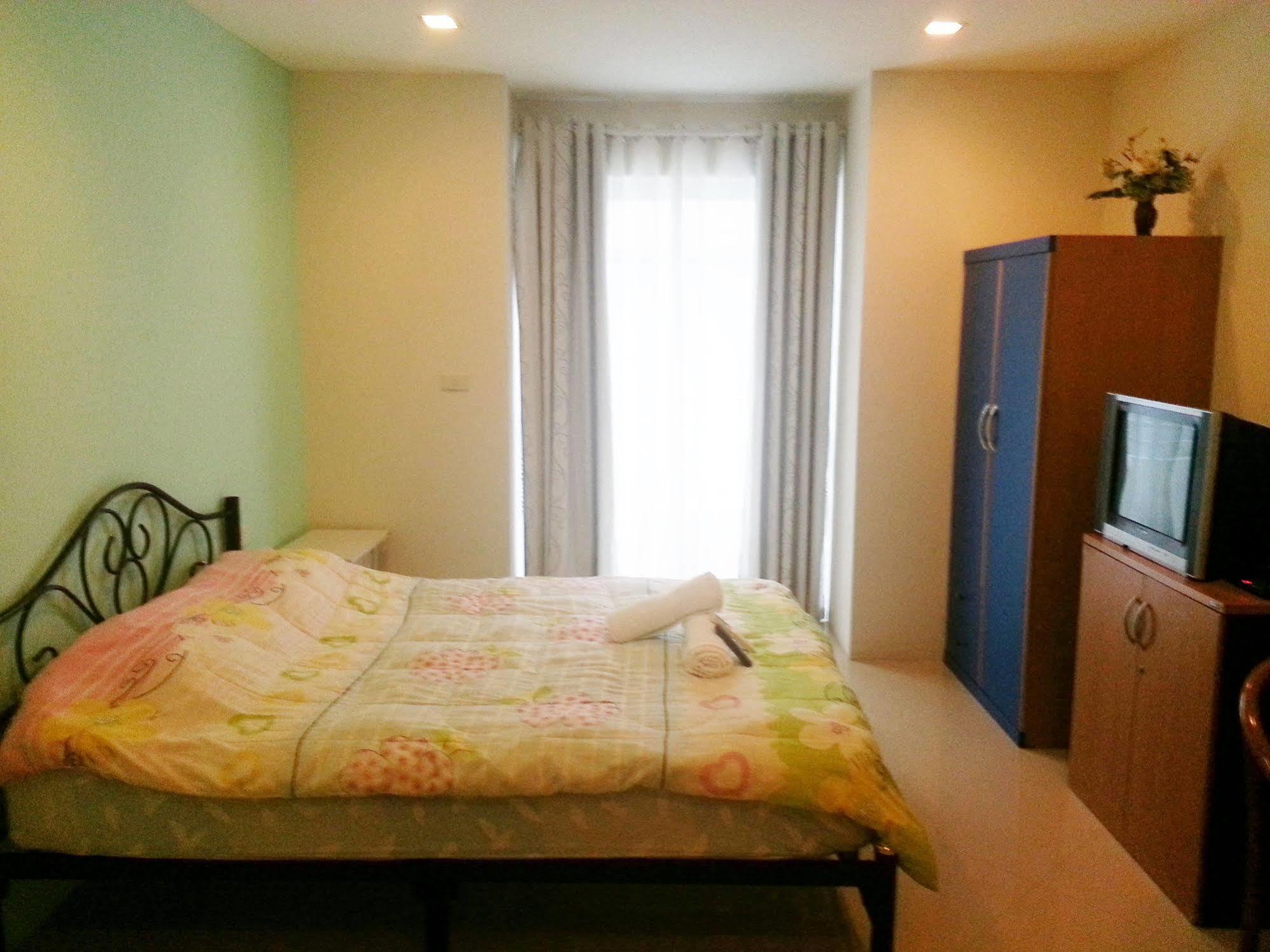 Daisy Residence Praia de Jomtien Exterior foto