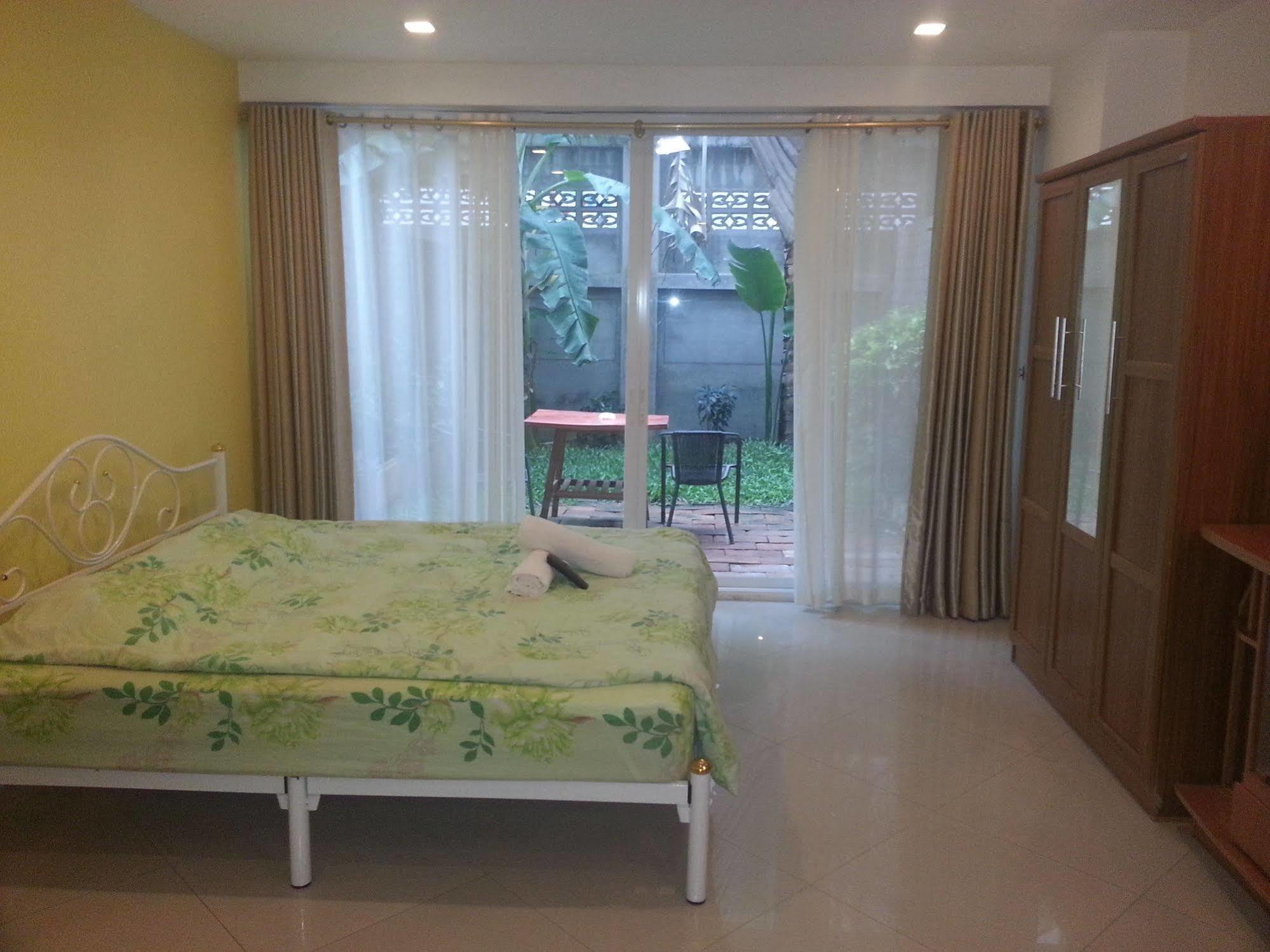 Daisy Residence Praia de Jomtien Exterior foto